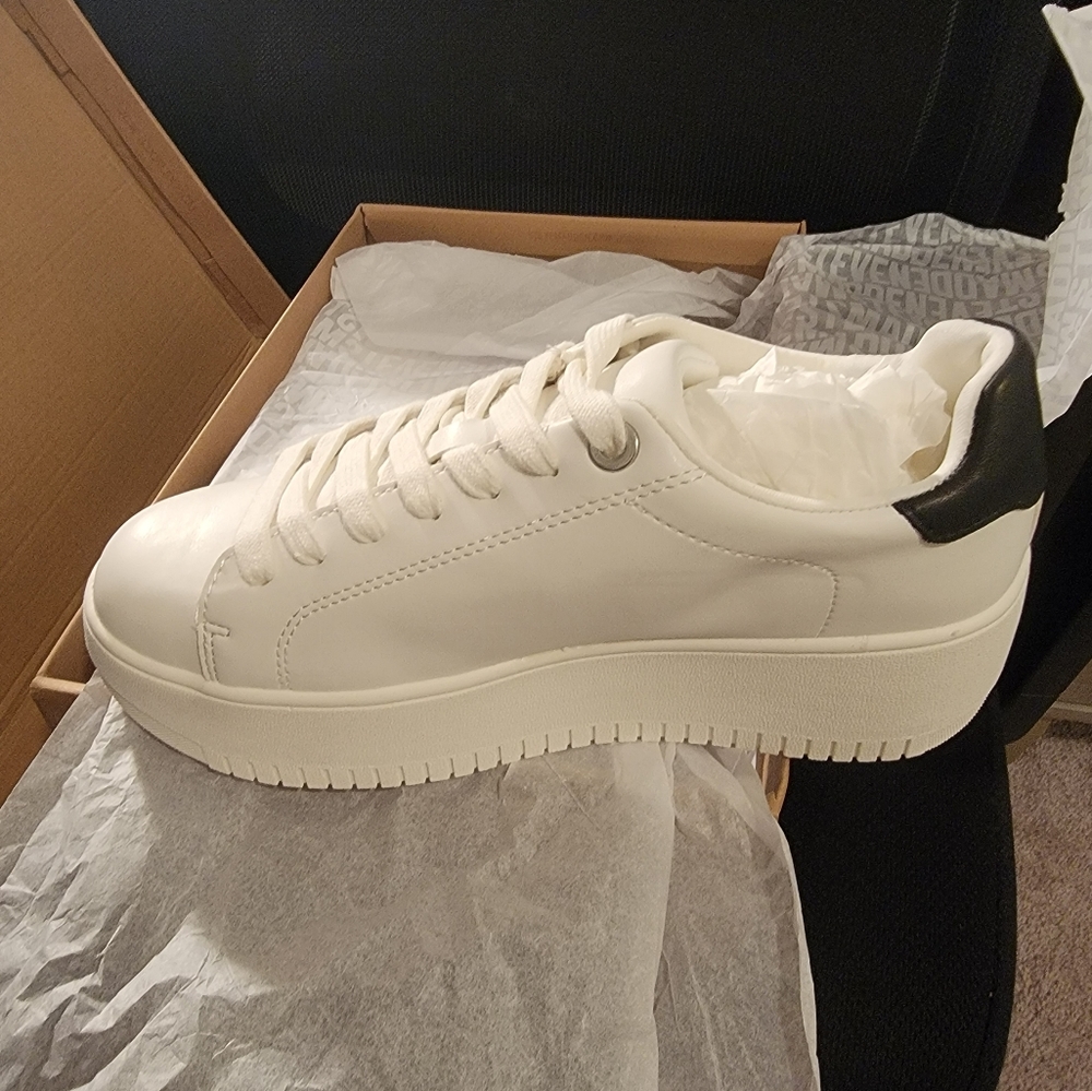 NWT & NIB Steve Madden Rockaway Shoes - LAST PRICE DROP